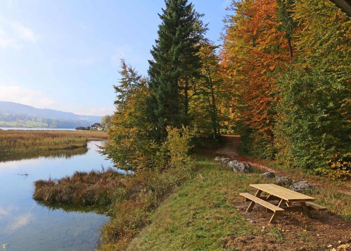 L'Ecrin Du Lac Saint-Point-Lac Exterior photo